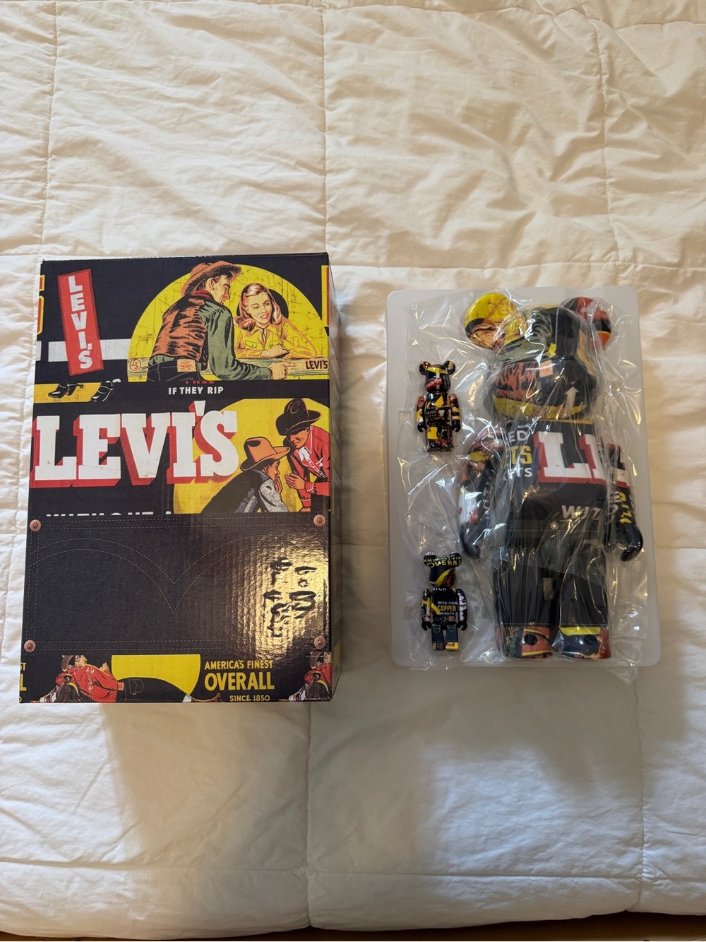 Levi's® x BE@RBRICK 100% & 400% Bear Figure Set